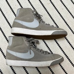 Nike blazer size 6 Suede